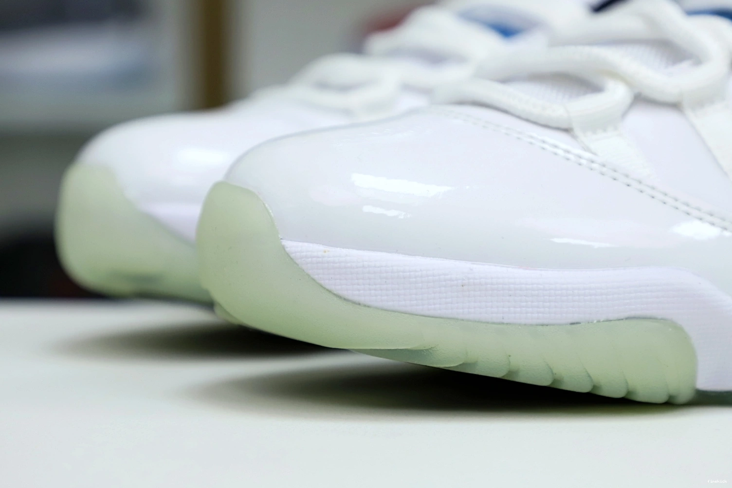 JORDAN RETRO LOW LEGEND AIR BLUE 11 0824